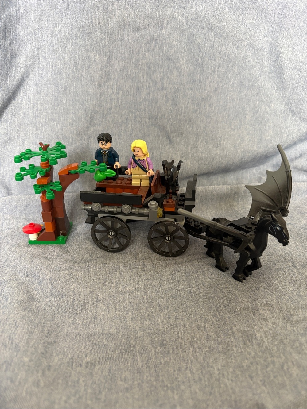 LEGO Harry Potter Hogwarts Carriage & Thestrals Set 76400